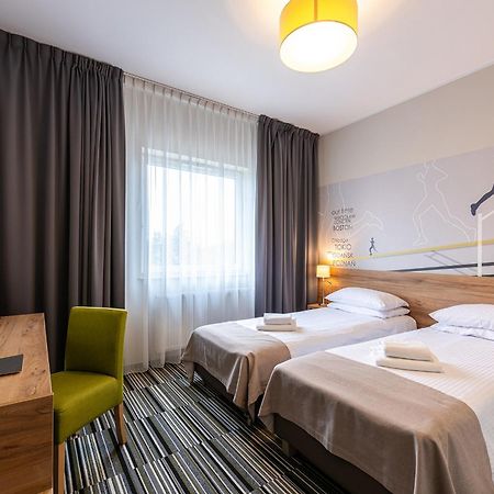 Hotel Maraton Szamotuły Kültér fotó