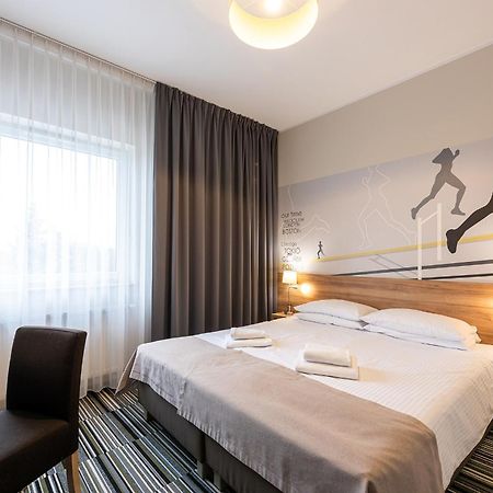 Hotel Maraton Szamotuły Kültér fotó
