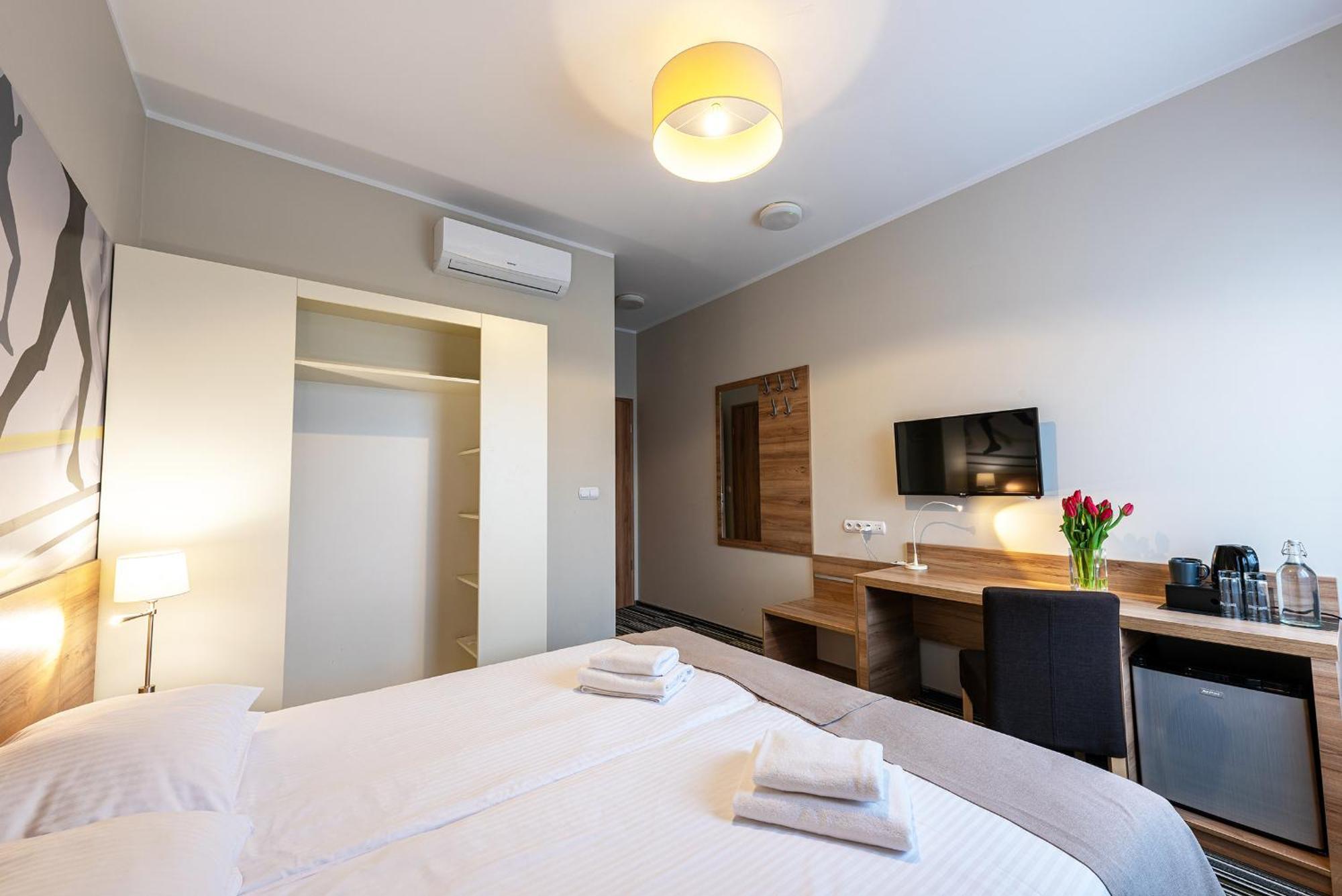 Hotel Maraton Szamotuły Kültér fotó