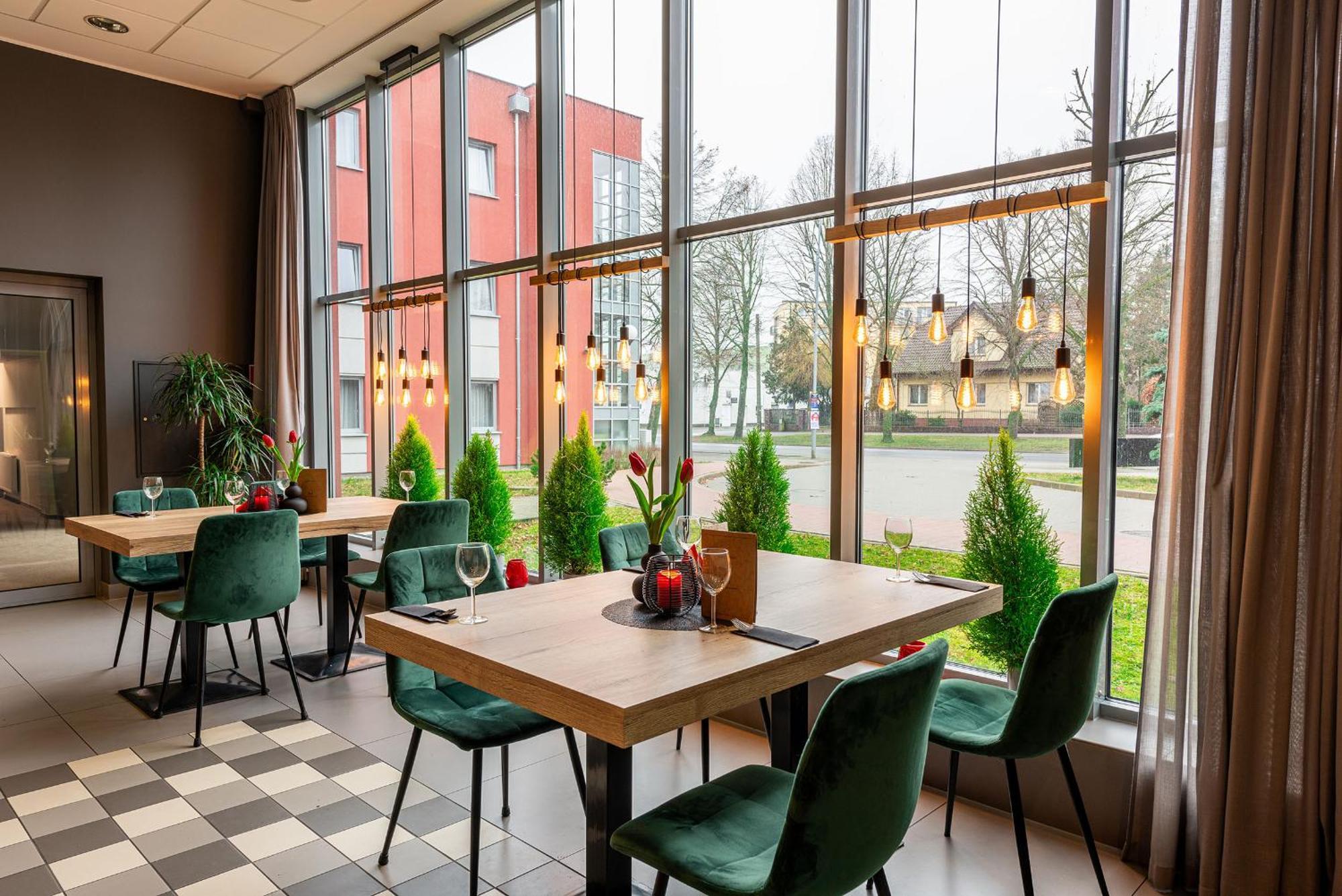 Hotel Maraton Szamotuły Kültér fotó